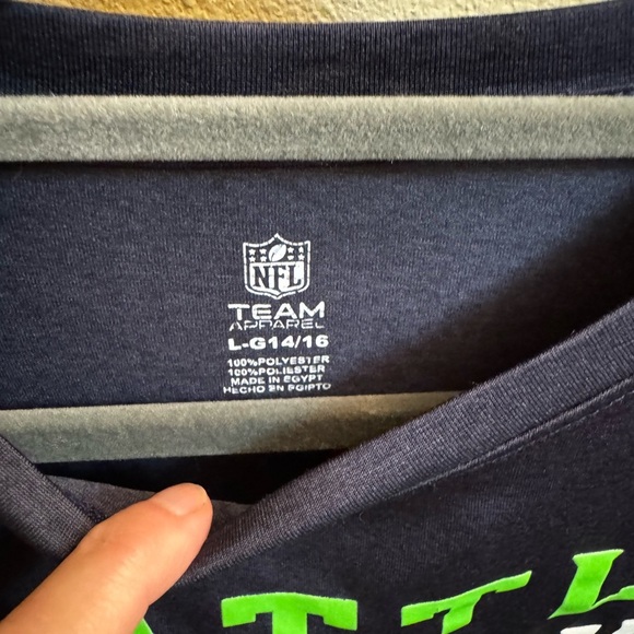 NFL SEATTLE SEAHAWKS LONG SLEEVE Performance shirt Blue Grn 14/16 Boys Hawks EUC - Picture 5 of 7